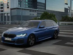Phytonicblau metallic Gebraucht 2022 BMW 540 M Sport Kombi | 53.885 €