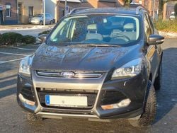 Grau Gebraucht 2015 Ford Kuga Titanium SUV | 13.800 € (Fairer Preis)