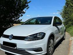 Weiß Gebraucht 2018 VW Golf VII Sound Limousine | 13.800 € (Fairer Preis)
