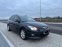 Schwarz Gebraucht 2011 Hyundai i30 Kombi | 5.500 € (Etwas zu teuer)