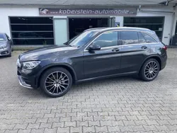 Grau grau metallic Gebraucht 2019 Mercedes GLC300 AMG line SUV | 34.850 € (Fairer Preis)