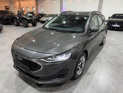 Grau Gebraucht 2022 Ford Focus Cool & Connect Kombi | 17.400 € (Fairer Preis)