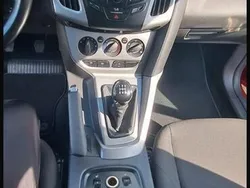 Rot Gebraucht 2014 Ford Focus Limousine | 5.000 € (Fairer Preis)