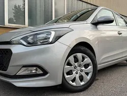 Grau Gebraucht 2019 Hyundai i20 Kleinwagen | 9.900 € (Guter Preis)