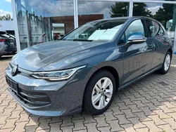 Grau Gebraucht 2024 VW Golf VIII Limousine | 23.990 € (Guter Preis)