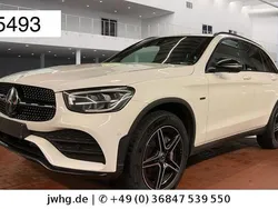 Polarweiß Gebraucht 2021 Mercedes GLC300e Night SUV | 31.950 € (Fairer Preis)