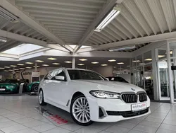 Weiß Gebraucht 2020 BMW 530 Luxury Line Limousine | 31.950 € (Guter Preis)