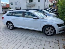 Weiß Gebraucht 2017 Skoda Superb Ambition Kombi | 13.700 € (Guter Preis)