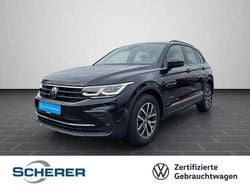 Deep black perleffekt (metallic) Gebraucht 2023 VW Tiguan Life SUV | 29.440 € (Guter Preis)