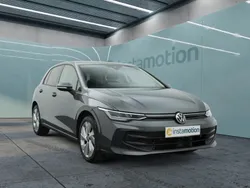Grau Gebraucht 2024 VW Golf VIII Life Limousine | 24.599 € (Fairer Preis)
