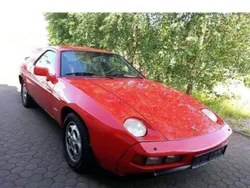 Rot Gebraucht 1985 Porsche 928 Coupé | 38.928 €