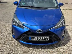 Blau Gebraucht 2017 Toyota Yaris Hybrid Comfort Limousine | 11.000 € (Fairer Preis)