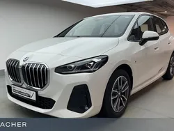 Alpinweiss Gebraucht 2024 BMW 223 Active Tourer Luxury Line Van / Kleinbus | 41.349 € (Fairer Preis)