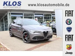Grigio vesuvio metallic (grau) Neu 2025 Alfa Romeo Stelvio Premium SUV | 55.990 € (Etwas zu teuer)