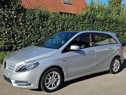Silber Gebraucht 2012 Mercedes B200 Van / Kleinbus | 12.700 € (Fairer Preis)