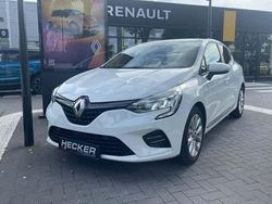 Weiß Gebraucht 2020 Renault Clio V Experience Limousine | 12.450 € (Fairer Preis)