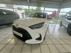 Neu 2025 Toyota Yaris Hybrid Business Edition Limousine | 24.895 € (Fairer Preis)
