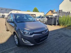 Grau Gebraucht 2013 Hyundai i20 Edition Limousine | 3.000 € (Fairer Preis)