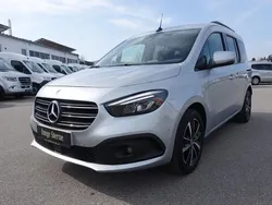 Helvinsilber metallic Gebraucht 2024 Mercedes T180 Progressive Van / Kleinbus | 29.800 € (Fairer Preis)