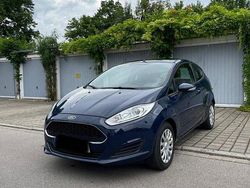 Blau Gebraucht 2017 Ford Fiesta Trend Kleinwagen | 3.599 €