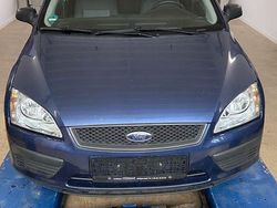 Blau Gebraucht 2005 Ford Focus Trend Limousine | 1.999 € (Guter Preis)