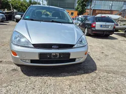 Grau Gebraucht 2000 Ford Focus Ghia Limousine | 1.500 € (Fairer Preis)