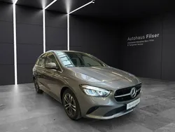 Lack mountaingrau Gebraucht 2023 Mercedes B180 Progressive Van / Kleinbus | 31.953 € (Etwas zu teuer)