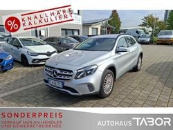 Polarsilber metallic Gebraucht 2018 Mercedes GLA180 SUV | 15.400 € (Superpreis)