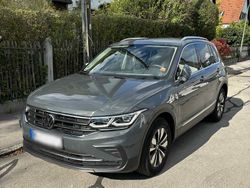 Grau Gebraucht 2023 VW Tiguan Move SUV | 29.400 € (Guter Preis)