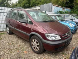 Rot Gebraucht 2003 Opel Zafira Edition Van / Kleinbus | 1.200 € (Guter Preis)
