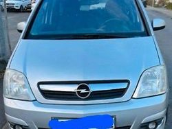 Silber Gebraucht 2008 Opel Meriva Van / Kleinbus | 2.200 € (Fairer Preis)