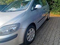 Grau Gebraucht 2007 VW Golf V Kleinwagen | 4.800 € (Etwas zu teuer)