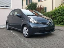 Silber Gebraucht 2008 Toyota Aygo Kleinwagen | 3.300 € (Teuer)