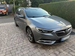 Grau Gebraucht 2019 Opel Insignia Business Kombi | 16.000 € (Etwas zu teuer)