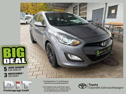 Silber metallic Gebraucht 2015 Hyundai i30 Classic Kombi | 9.740 € (Etwas zu teuer)