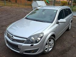 Silber Gebraucht 2008 Opel Astra Innovation Kombi | 2.290 € (Fairer Preis)