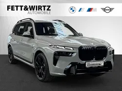 Grau Gebraucht 2023 BMW X7 M Sport SUV | 97.900 € (Etwas zu teuer)