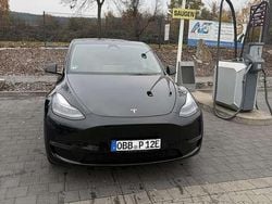 Gebraucht 2022 Tesla Model Y SUV | 30.000 € (Guter Preis)