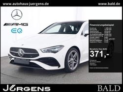 Weiß Gebraucht 2024 Mercedes CLA250 Shooting Brake AMG Kombi | 42.490 € (Teuer)