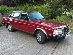 Rot Gebraucht 1986 Volvo 240 Limousine | 10.400 €