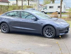 Grau Gebraucht 2022 Tesla Model 3 Limousine | 34.000 € (Fairer Preis)