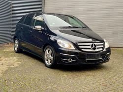 Schwarz Gebraucht 2009 Mercedes B200 Van / Kleinbus | 3.200 € (Guter Preis)