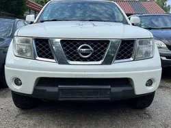 Weiß Gebraucht 2009 Nissan Navara Abholung | 5.670 € (Superpreis)