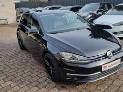 Deep black perleffekt Gebraucht 2019 VW Golf VII Comfortline Kleinwagen | 18.200 € (Fairer Preis)