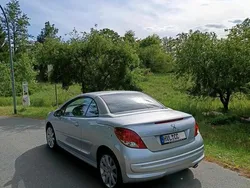 Silber Gebraucht 2013 Peugeot 207 CC Cabrio | 12.900 €