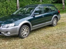 Grün Gebraucht 2005 Subaru Outback SUV | 2.450 €