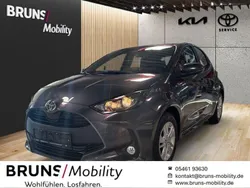 Grau Neu 2025 Toyota Yaris Hybrid Limousine | 22.790 € (Superpreis)