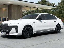 Weiß Gebraucht 2025 BMW M760e Performance Limousine | 131.899 € (Etwas zu teuer)