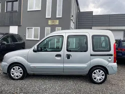 Grau Gebraucht 2005 Renault Kangoo Privilege Van / Kleinbus | 5.990 € (Etwas zu teuer)