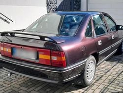 Violet Gebraucht 1992 Opel Vectra Limousine | 5.699 €